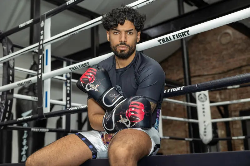 Anime Athletics Boxhandschuhe BAJURANGU GUN schwarz-weiß - ELITE Version