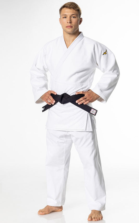 MIZUNO Judoanzug Yusho lll IJF weiß - 750g Mischgewebe - Profi Judo Gi SET Judojacke, Judohose mit Schnürbund