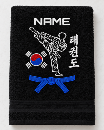Taekwondo-Handtuch bestickt - Personalisiert mit Namen und Gürtelgrad - Taekwondo Stickerei Bestickung