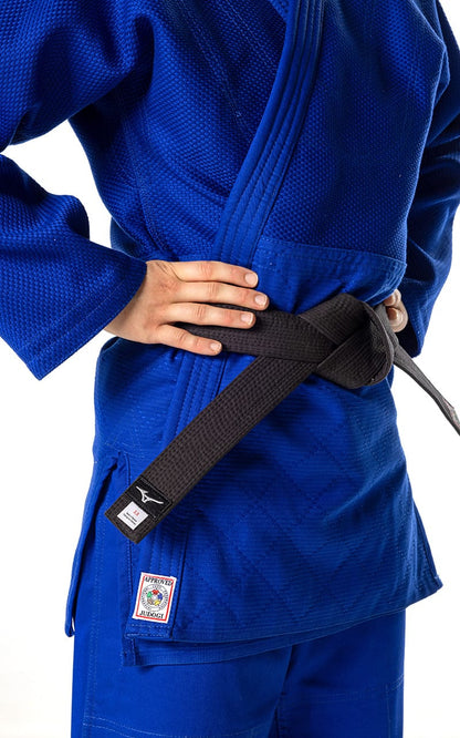 MIZUNO Judoanzug Yusho lll IJF blau - 750g Mischgewebe - Profi Judo Gi SET Judojacke, Judohose mit Schnürbund