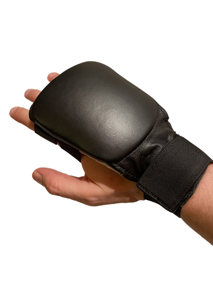 TEKKA BUDO Karate Faustschützer flach schwarz - Hand Mitt Echtleder - Fingerschlaufen mit Elastikband