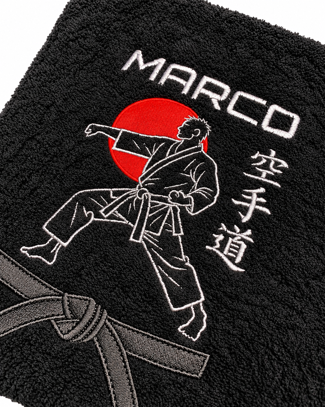 Karate-Handtuch bestickt - Personalisiert mit Namen und Gürtelgrad - Karate-Do Stickerei Bestickung